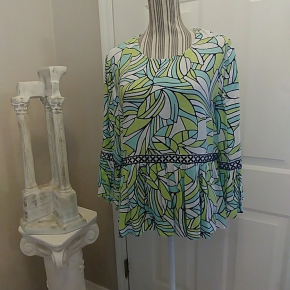 crown & ivy Tops - Crown & Ivy Op Art Long Sleeve Top